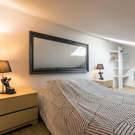 Les Deux Clefs Acte 2 Apartment